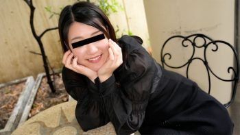 UN-0806 A beautiful plump woman with small breasts serves you with her...