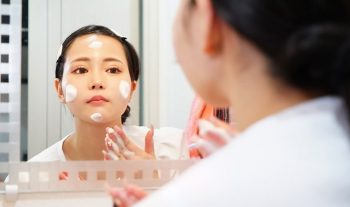 UN-2441 Mature woman with no makeup -Mr. Morimoto’s real face...